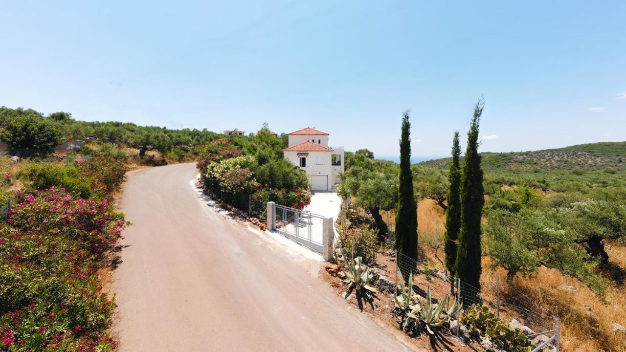 Appartement In Olive Groove House Peloponnesos Western Mani Kalianeika Екстериор снимка
